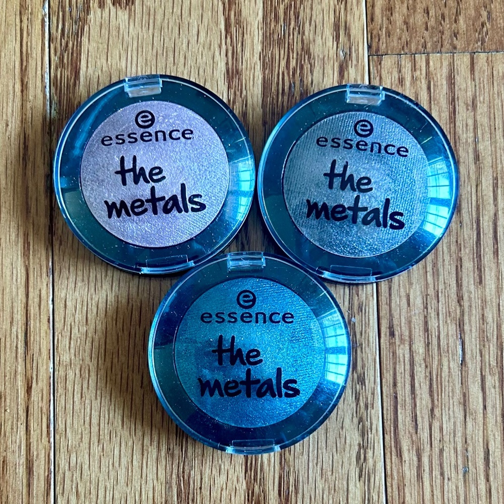 *NEW Essence The Metals Eyeshadows Set of 3- 4g each!